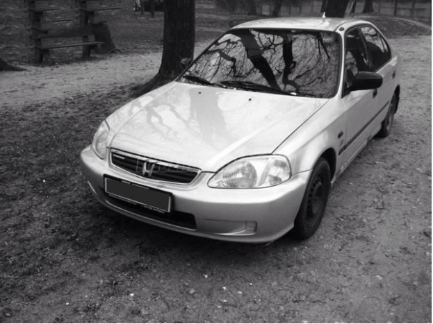 Anya nem tudja szépen lenyírni a füvet, valaki vegye meg ezt a patent Hondát 1