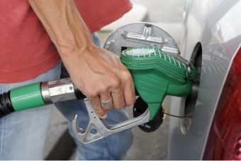 Utánajártunk a tankolás apró titkainak, ez történik valójában a benzinkutakon