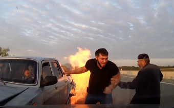 Kigyulladt a Volga, nem haboztak a szemtanúk, berúgták az ablakot