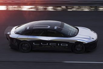 380-nal hasított az elektromos luxusautó