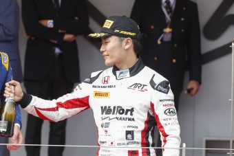 F1: Honda-pilótával tesztel a Sauber