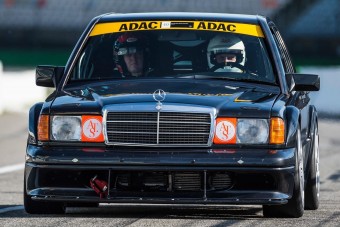 A Mercedes épített egy legendát a biztonság kedvéért