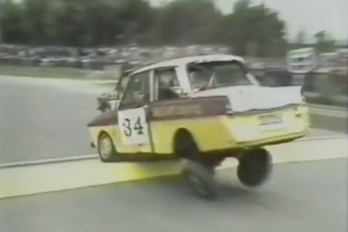 Autóverseny hátramenetben? Ilyen is volt!