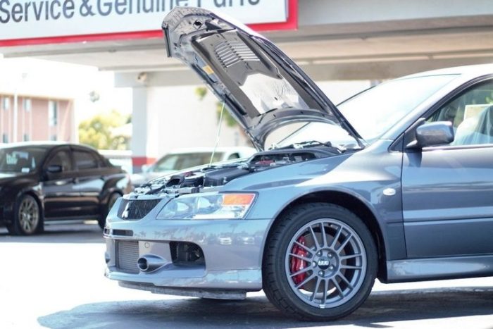 A világ pénzét kifizetik ezért a 11 éves, de új Mitsubishi Lancer EVO-ért 3