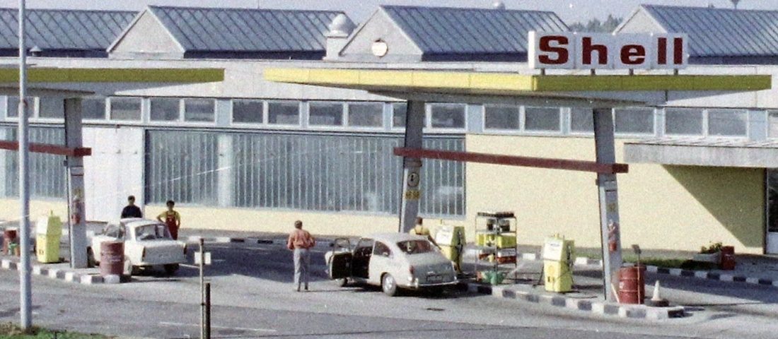 10 fotó, amit ritkán látni a magyar benzinkutakról