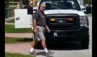 Ennél durvább parkolási bosszút még nem láttunk, a floridai nyugdíjas pisztolyt rántott