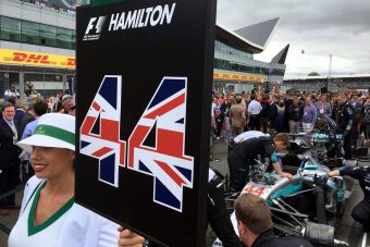 F1: A Ferrari elhasalt, ötödszörre is Hamiltoné a Brit Nagydíj