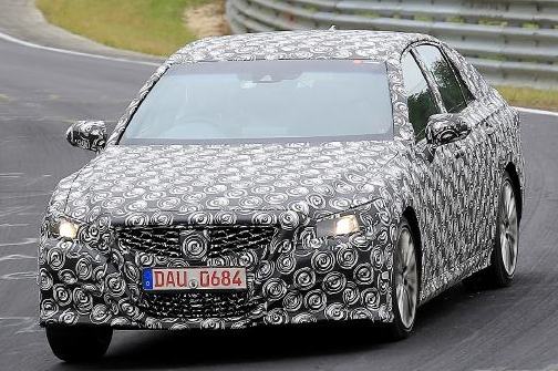 Belpiacos limuzinját is a Nürburgringen csiszolja a Toyota