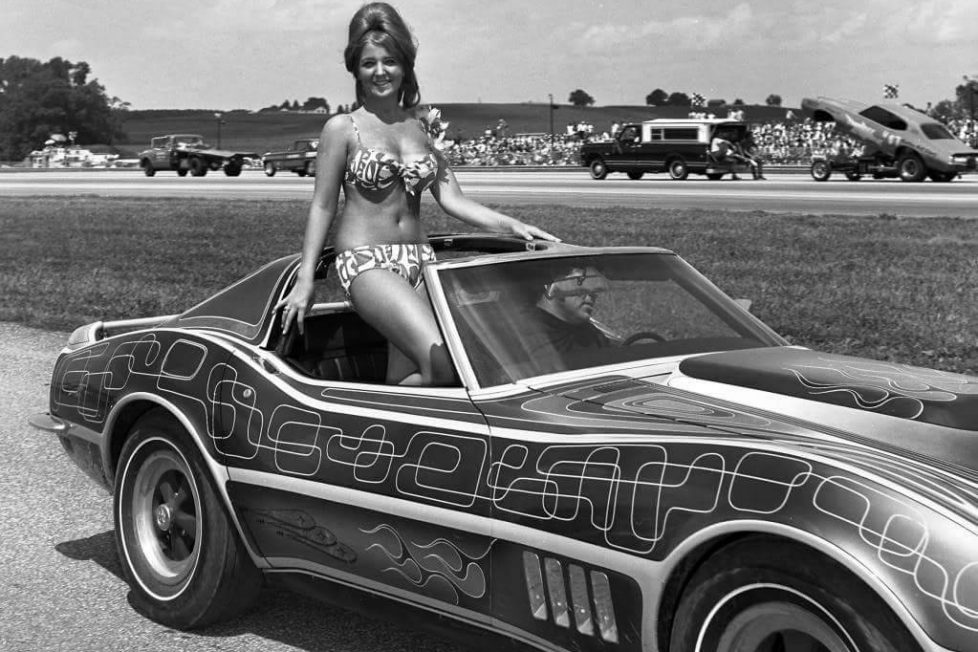 Szemlegeltetésre csábító fotók lóerőkkel és hölgyekkel 14