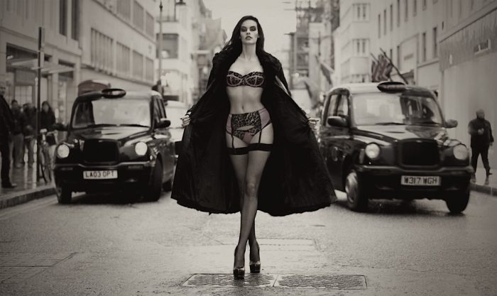 Szemlegeltetésre csábító fotók lóerőkkel és hölgyekkel 11