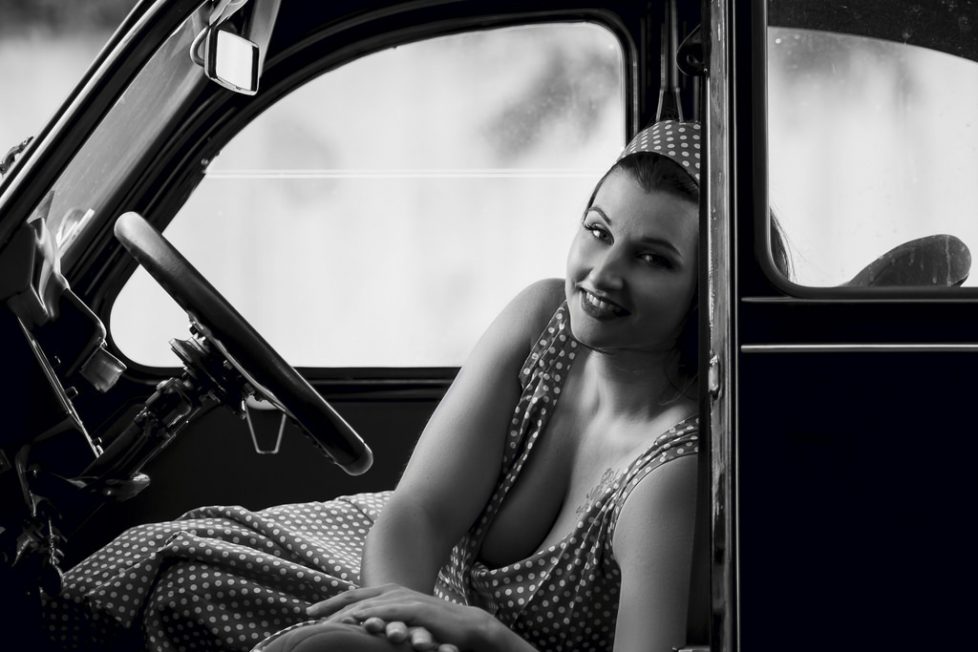 Szemlegeltetésre csábító fotók lóerőkkel és hölgyekkel 10