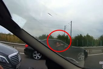 Ezek a frusztrált előemberek nem tudták feldolgozni, hogy a leállósávon nem az övék