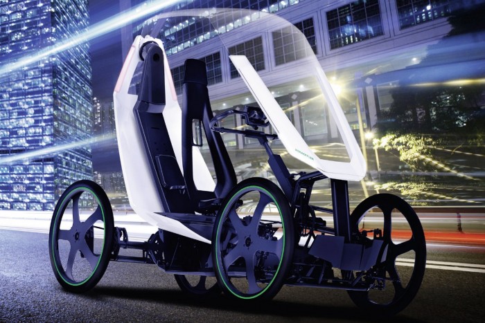 Járnál pedálos autóval munkába?