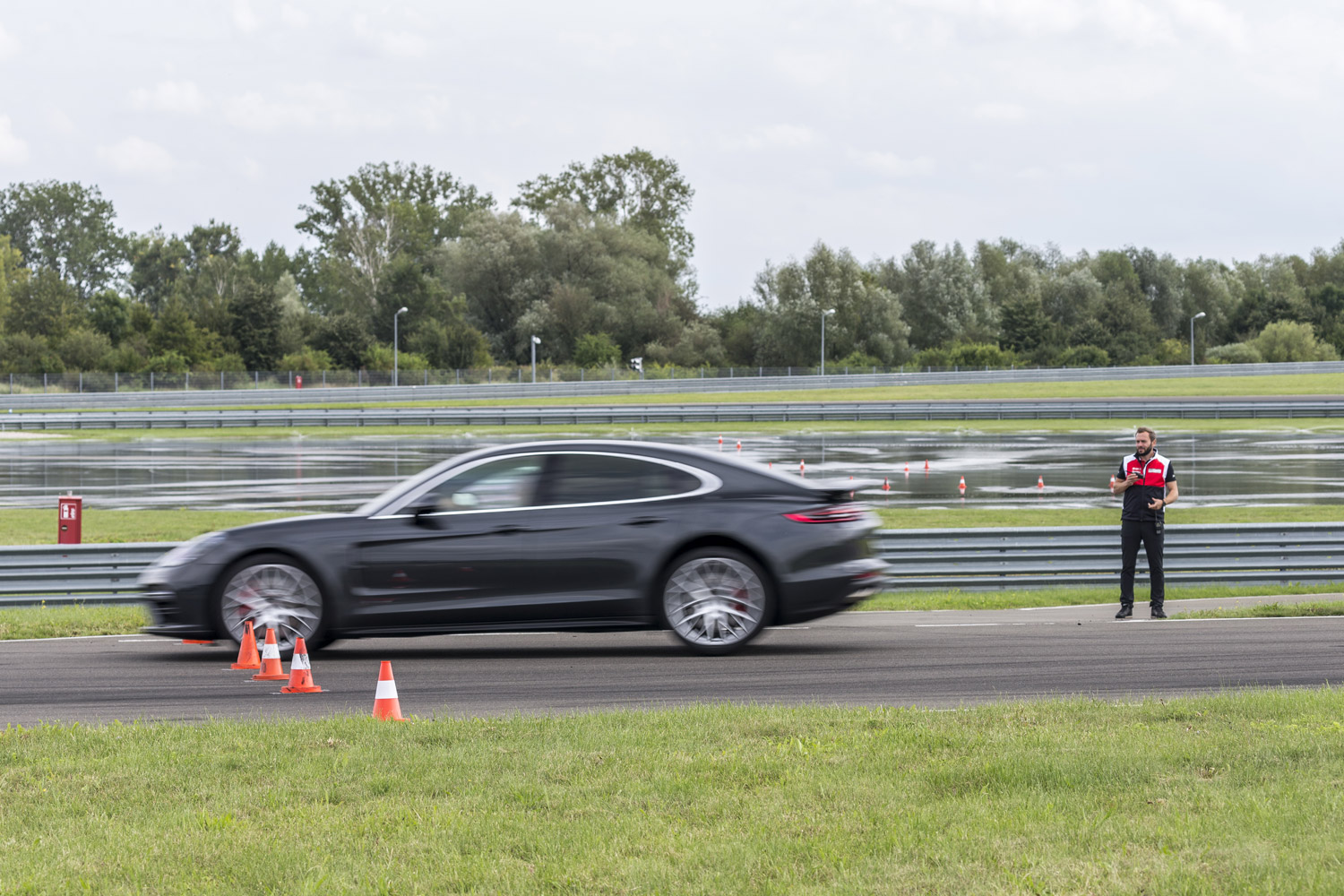 Így tanít driftelni a Porsche 6