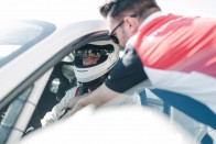 Így tanít driftelni a Porsche 55