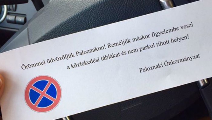 Meglepő cetli járt a Balatonnál tilosban parkolónak 1