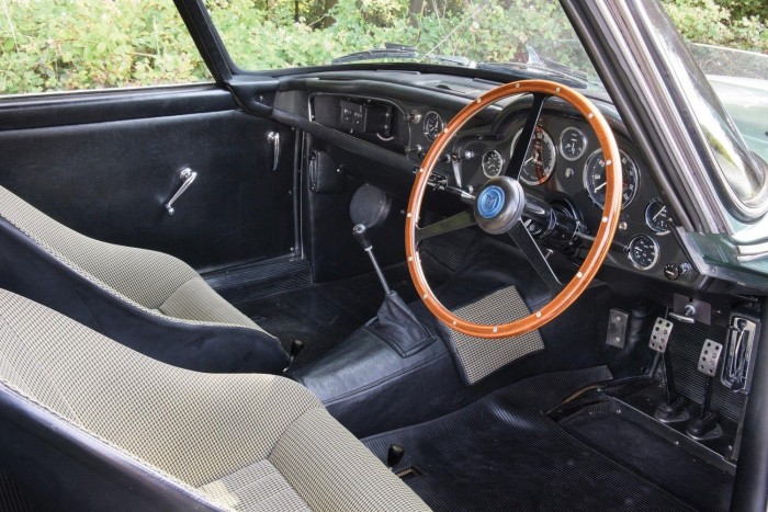 Ilyen menő Aston Martinja még James Bondnak sincs 7 | Vezess Ilyen menő Aston Martinja még James Bondnak sincs 7