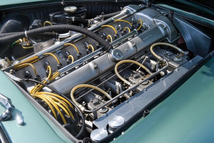 Ilyen menő Aston Martinja még James Bondnak sincs 6 | Vezess Ilyen menő Aston Martinja még James Bondnak sincs 6