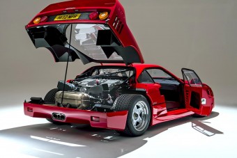 Mindig jó befektetés a Ferrari F40