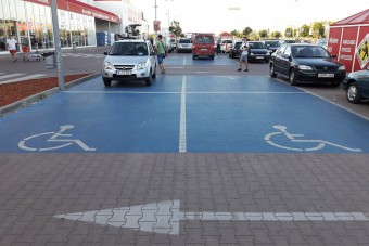 Meghurcolták az anyukát a rokkantkártya miatt