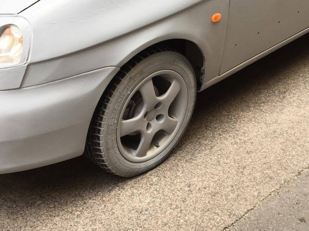 Csúnyán elbántak ezzel a Pesten parkoló autóval 6 | Vezess Csúnyán elbántak ezzel a Pesten parkoló autóval 6