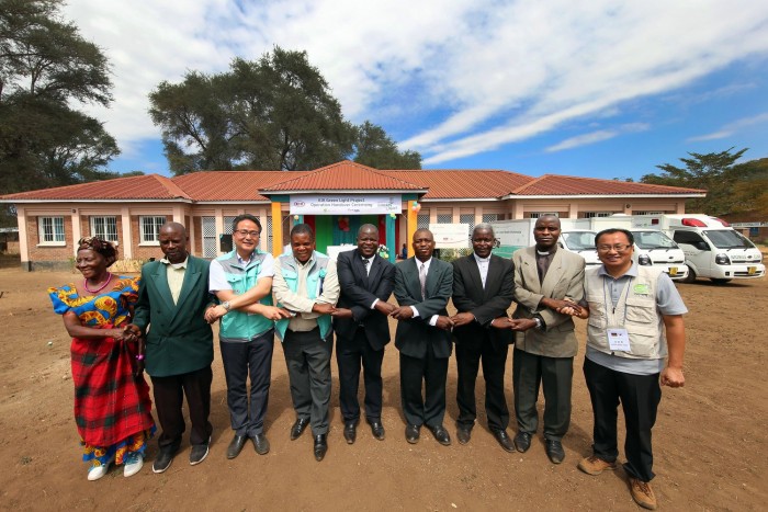 Na, mit épít Afrikában a Kia? 2 | Vezess Na, mit épít Afrikában a Kia? 2