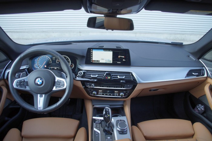 Az vót az utolsó igazi 5-ös BMW, az az ötnegyvenes! 4