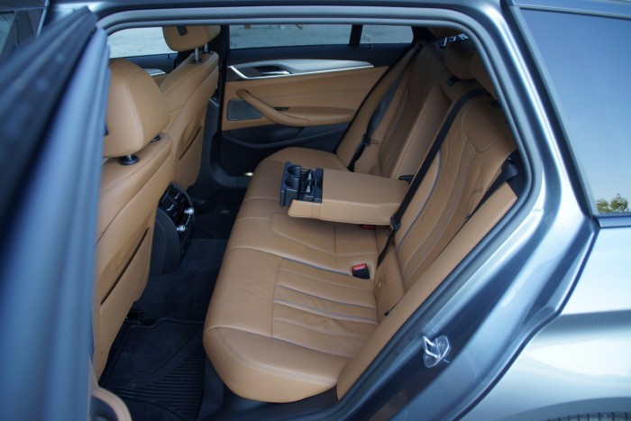 Az vót az utolsó igazi 5-ös BMW, az az ötnegyvenes! 12