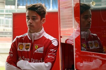 Nagyon be akarják nyomni a Ferrari-tinit az F1-be