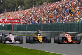 F1: Alonso örömmel dolgozik a McLarennel, de nem a Hondával