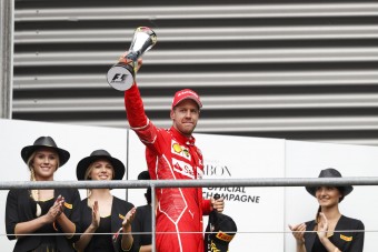 F1: Vettelt megpisiltették