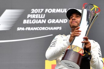 F1: Hamilton szerint a Ferrarié a gyorsabb autó