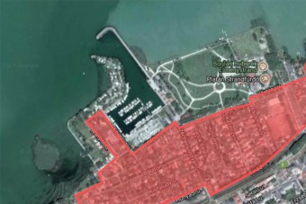 Kitiltották az autókat Balatonboglárról