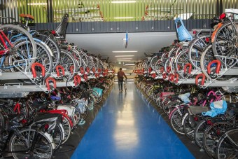 A világ legnagyobb bicikliparkolója épült Hollandiában