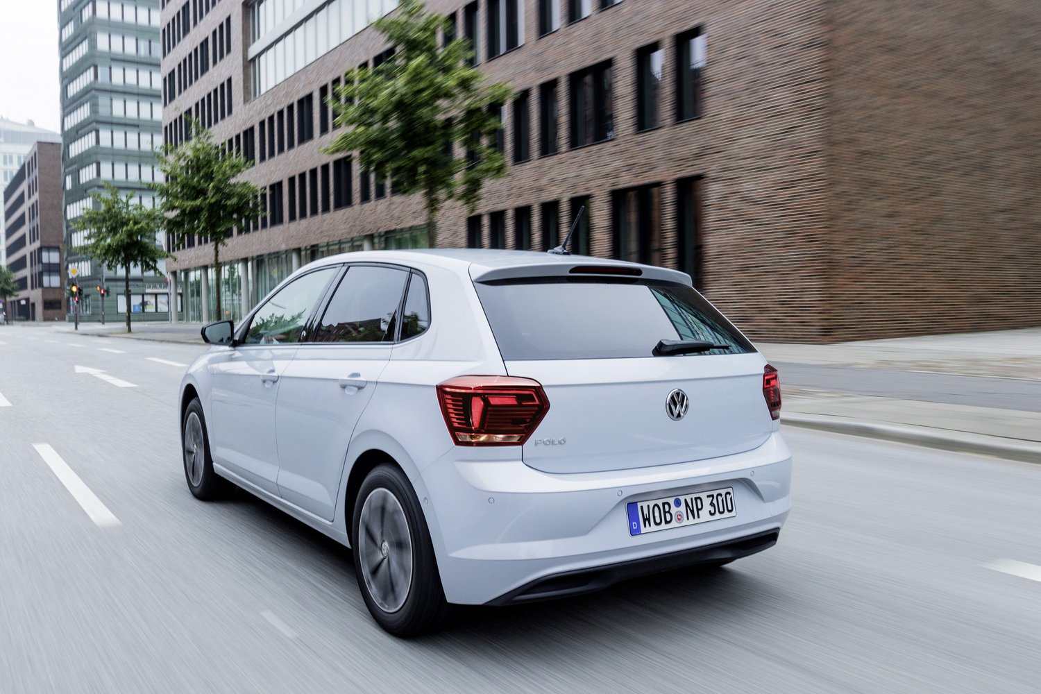 60 új fotón a vadonatúj Volkswagen Polo 5