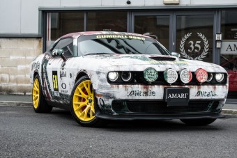 Nincs ma menőbb a retrós gúnyába húzott Hellcatnél