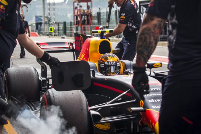 Verstappen: Inkább robbanna fel a motorom!