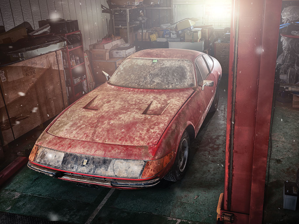 Egy elhagyott garázsban pihent ez a brutálisan ritka Ferrari 5