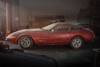 Egy elhagyott garázsban pihent ez a brutálisan ritka Ferrari 13