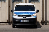 Guruló hűtőszekrényt tessék: Nissan NV 200 Fridge 2