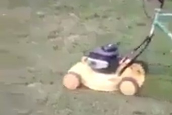 Ledobtuk a láncot ettől a forradalmi fűnyírótól