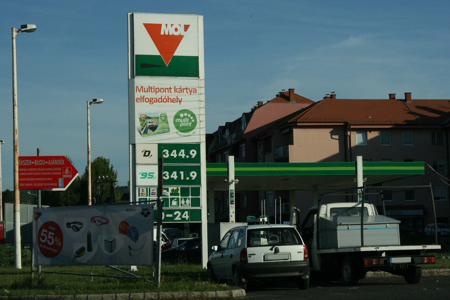 Miért ilyen drága a benzin a Balatonnál és az M7-esen? 6 Miért ilyen drága a benzin a Balatonnál és az M7-esen? 6
