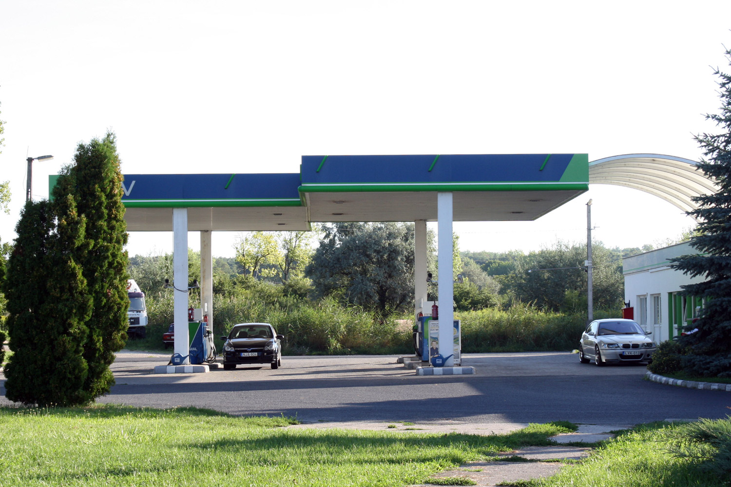 Miért ilyen drága a benzin a Balatonnál és az M7-esen? 7 Miért ilyen drága a benzin a Balatonnál és az M7-esen? 7