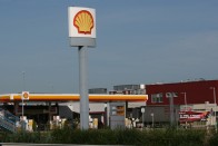 Miért ilyen drága a benzin a Balatonnál és az M7-esen? 32