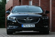 Itthon teszteltük, mit ér az Opel csúcsmodellje 75