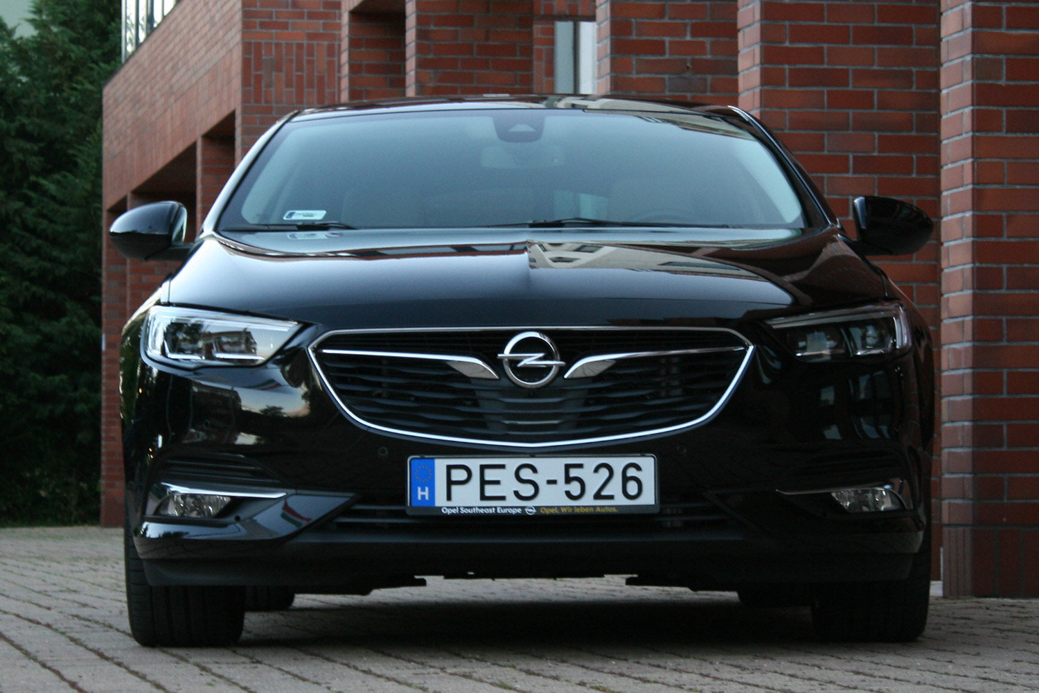 Itthon teszteltük, mit ér az Opel csúcsmodellje 30