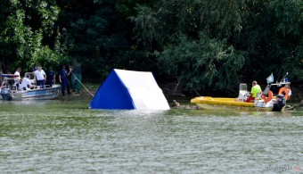 Fotón a Tiszába esett teherautó