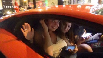 Ha Lamborghinid van nem kell fáradni a csajozós dumákkal, elég a gázfröccs