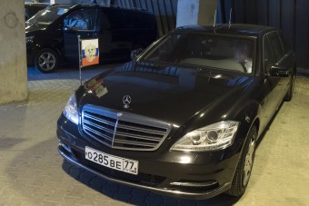 Kiderítettünk egy kis kulisszatitkot Putyin páncélozott limuzinjáról