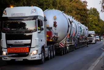 250 tonnás gépszörny tart Borsodba